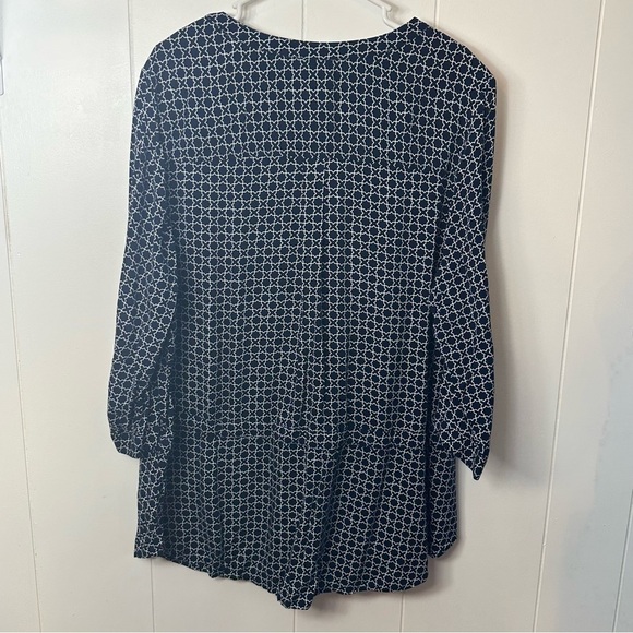 Croft & Barrow Women’s Long Sleeve Navy and White Patterned Tunic Size 2X - Picture 9 of 11
